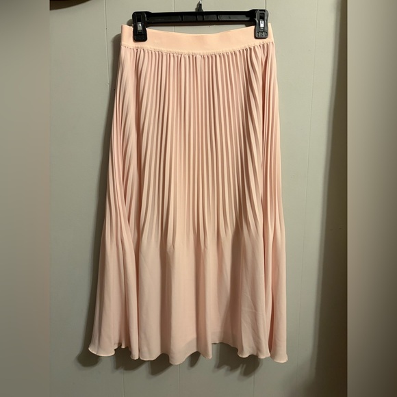 J. Crew Soft Pink Pleated A-Line Skirt Flowy light material great for summer - Picture 5 of 5